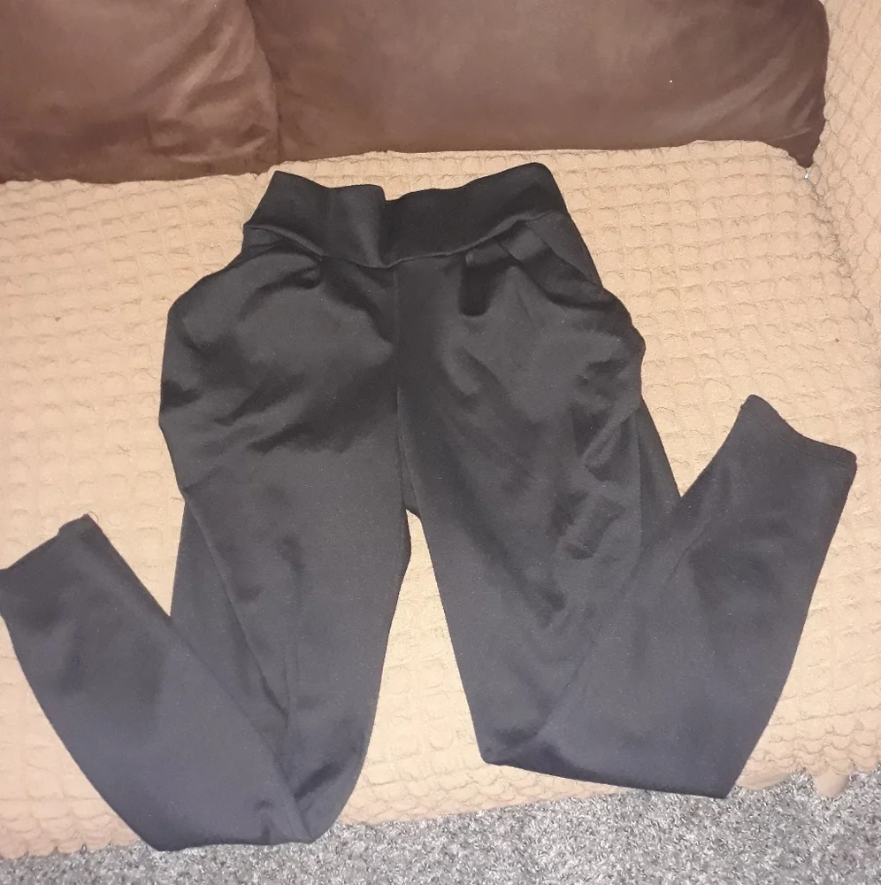 Capris - Picture 3 of 4